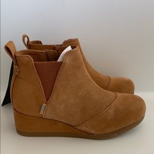 Toms Girls Boots New with Box